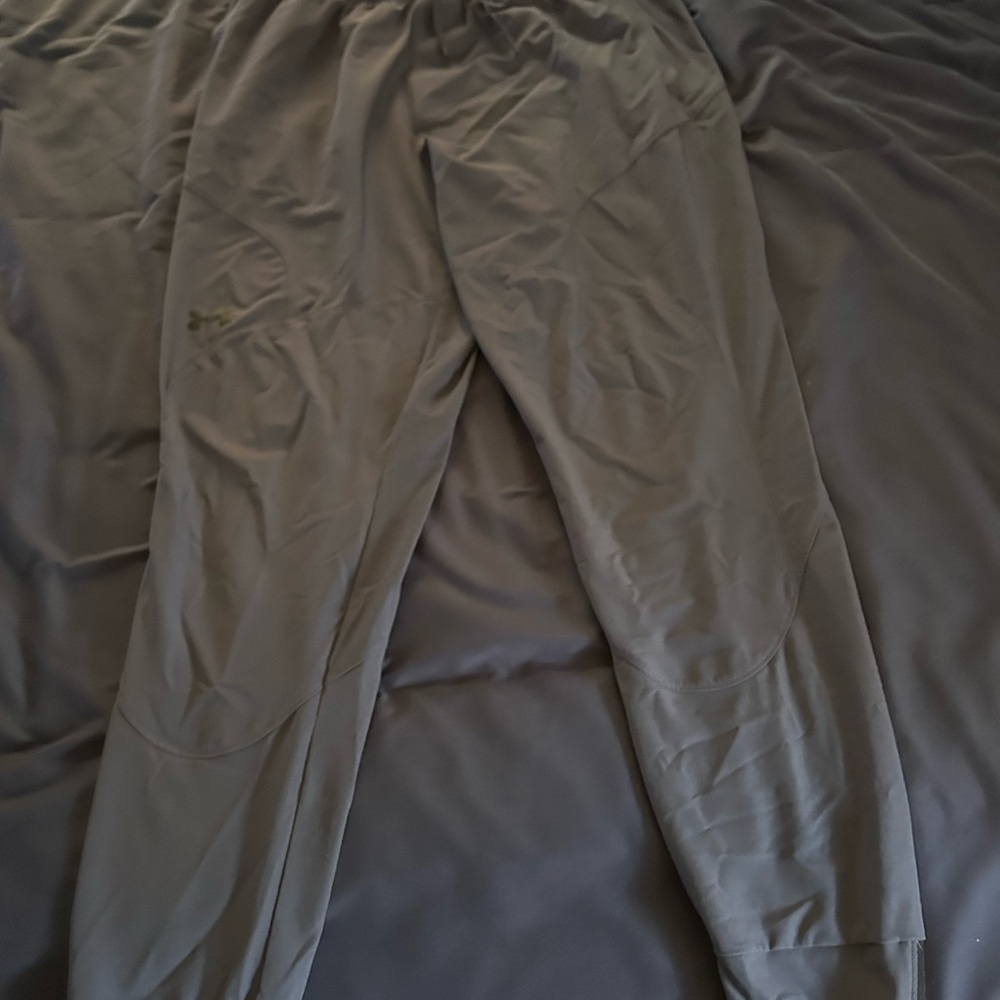 Men's Gray Under Armour Unstoppable Jogger large